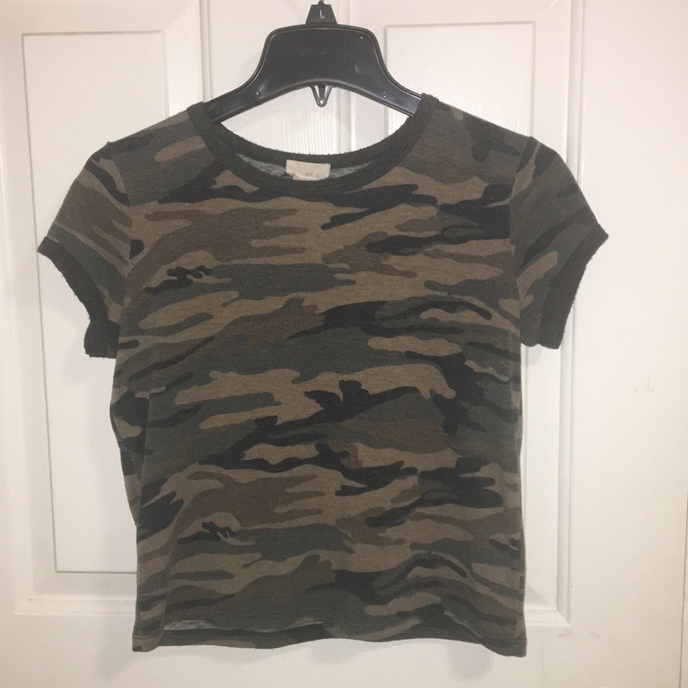 Really cute Camo crop top.